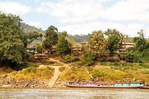 Dorf am Ufer des Mekongs