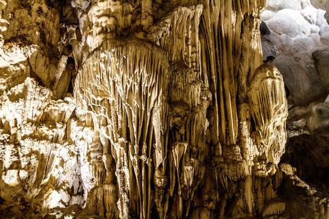 Im Inneren der Tropfsteinhöhle Động Thiên Cung